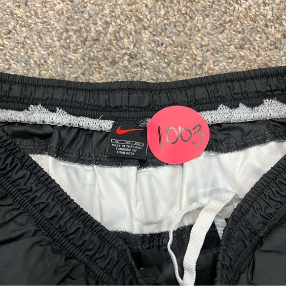 Vintage Nike shorts mens XL black white spell out baggy nylon swimtrunks - Picture 5 of 10